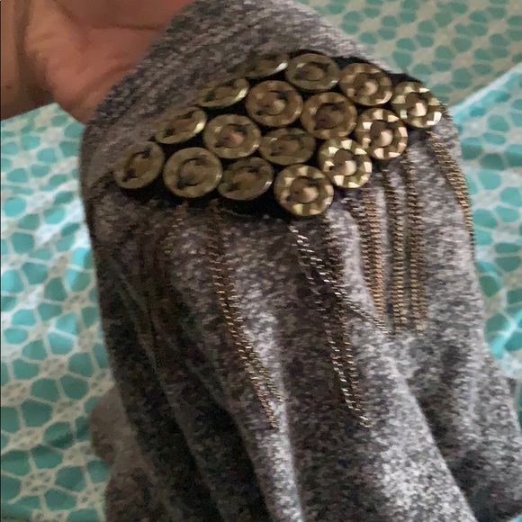 Top - Picture 2 of 2